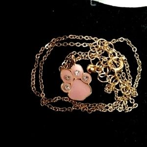 A paw necklace